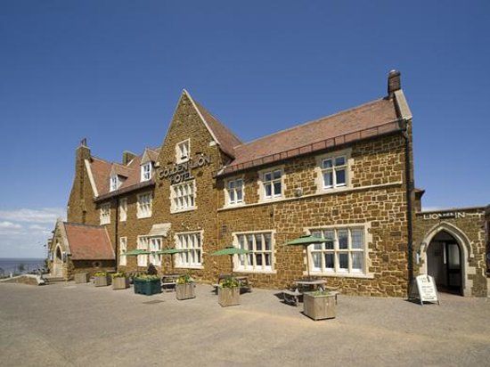 The Golden Lion Hotel Bar